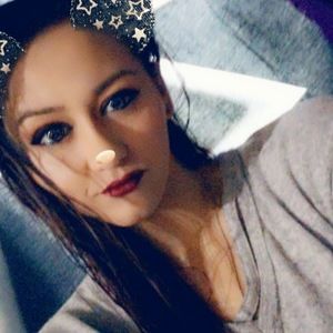 Meet your Posher, Elyssa